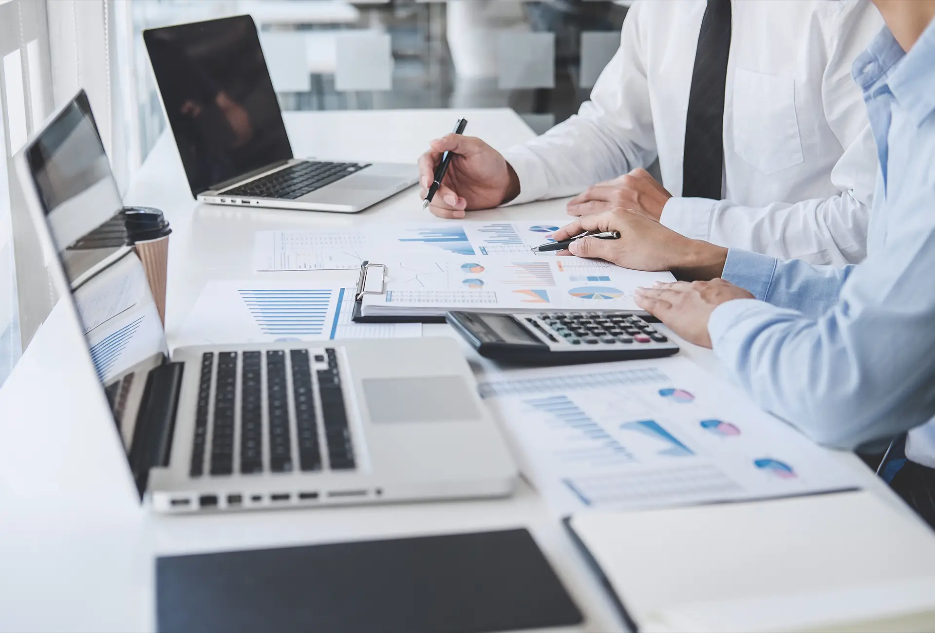 Lugora - UK Business Financial Services - 06