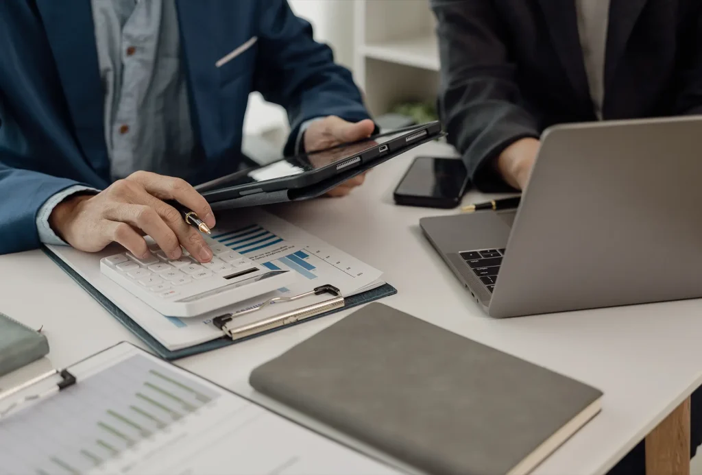 Lugora - UK Business Financial Services - Hero